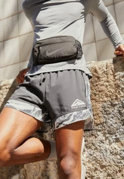 Nike Performance TRAIL - Sports Shorts - Black/dark Smoke Grey/white -Nike Performance store 02d273a230c641079d8f623e35c0477f