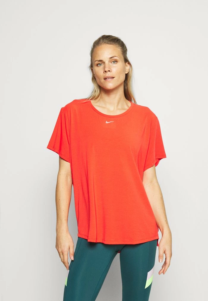 Nike Performance W NK ONE LUXE DF SS STD - Basic T-shirt - Chile Red 1 Nike Performance W NK ONE LUXE DF SS STD - Basic T-shirt - Chile Red