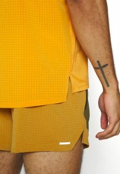 Nike Performance TRAIL RISE 365 - Sports T-shirt - Light Curry/habanero Red -Nike Performance store 07c8d6bfb36d48ab935bd9ee0a3bf411