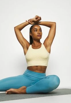 Nike Performance LUXE CROP TANK - Sports T-shirt - Pale Vanilla/coconut Milk 9 Nike Performance LUXE CROP TANK - Sports T-shirt - Pale Vanilla/coconut Milk -Nike Performance store 0953fe16cfcd433298158694cfd31687