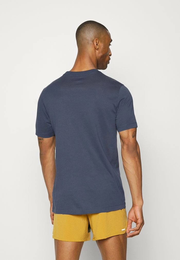 Nike Performance TEE HERITAGE - Sports T-shirt - Thunder Blue 3 Nike Performance TEE HERITAGE - Sports T-shirt - Thunder Blue - Image 3