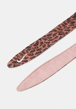 Nike Performance BANDANA HEAD TIE - Other Accessories - Mineral Clay/rose Whisper -Nike Performance store 0f3b12740d2a487fb72147f9a34ef243