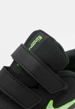 Nike Performance STAR RUNNER 3 UNISEX - Neutral Running Shoes - Black/chrome/dark Smoke Grey/green Strike -Nike Performance store 0faf344c06c849a3b21b67e6a9a5309e