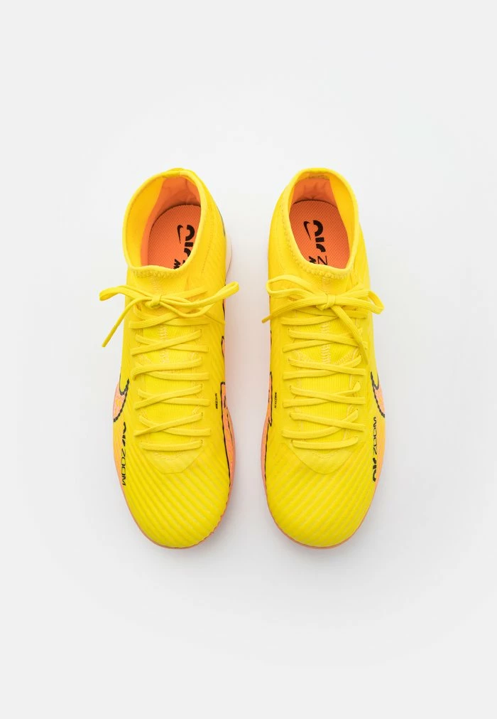 Nike Performance MERCURIAL ZOOM 9 ACADEMY IC - Indoor Football Boots - Yellow Strike/sunset Glow/coconut Milk 4 Nike Performance MERCURIAL ZOOM 9 ACADEMY IC - Indoor Football Boots - Yellow Strike/sunset Glow/coconut Milk - Image 4
