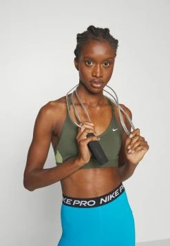 Nike Performance INDY V NECK BRA - Light Support Sports Bra - Cargo Khaki/alligator -Nike Performance store 13193448cc904c52949ed6c3c228da6b