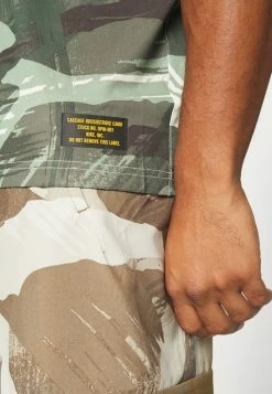 Nike Performance TEE CAMO - Sports T-shirt - Oil Green -Nike Performance store 18eb214f095e4a908d7a115aa34ce66b