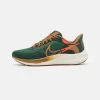 Nike Performance PEGASUS 39 A.I.R. HOLA LOU UNISEX - Neutral Running Shoes - Gorge Green/ale Brown/team Orange/phantom/black/fern