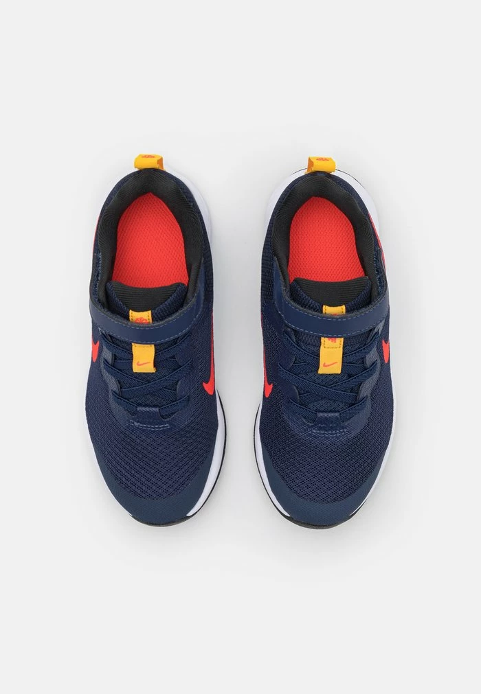 Nike Performance REVOLUTION 6 NN UNISEX - Neutral Running Shoes - Midnight Navy/bright Crimson/black/yellow Ochre 4 Nike Performance REVOLUTION 6 NN UNISEX - Neutral Running Shoes - Midnight Navy/bright Crimson/black/yellow Ochre - Image 4