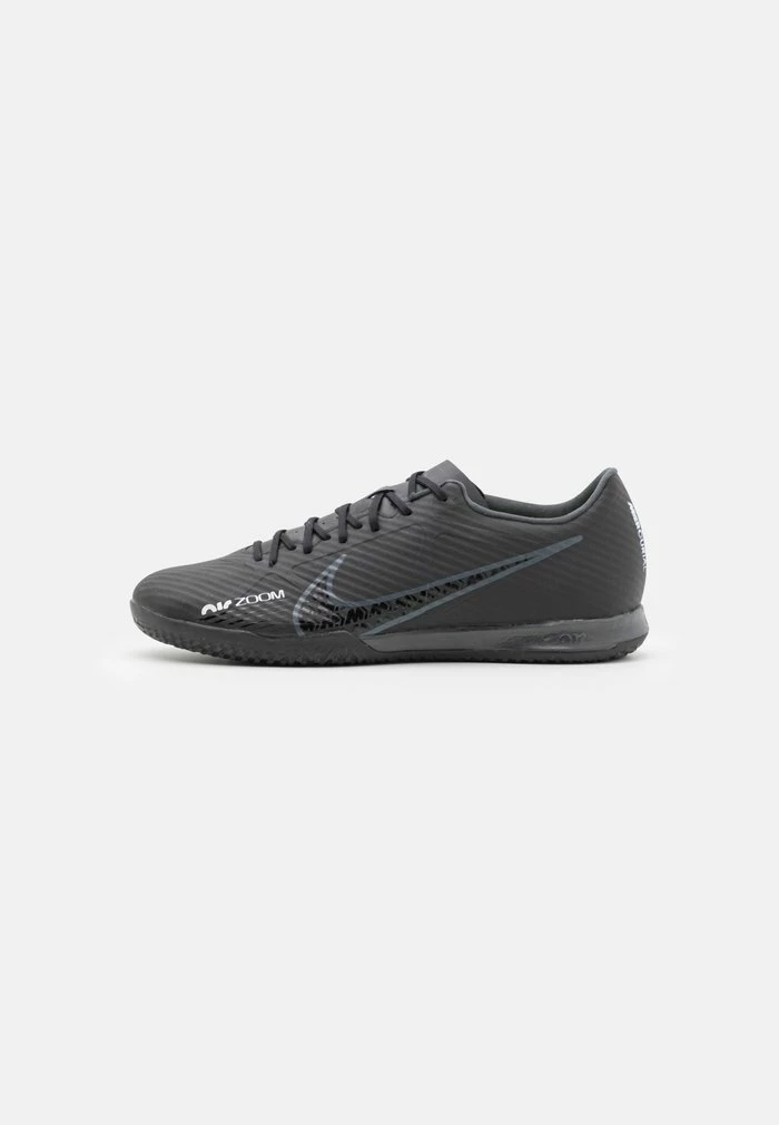 Nike Performance MERCURIAL ZOOM VAPOR 15 ACADEMY IC - Indoor Football Boots - Black/dark Smoke Grey/summit White/volt 1 Nike Performance MERCURIAL ZOOM VAPOR 15 ACADEMY IC - Indoor Football Boots - Black/dark Smoke Grey/summit White/volt