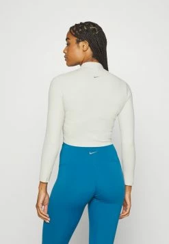 Nike Performance LUXE CROP - Long Sleeved Top - Light Orewood -Nike Performance store 206708e4663e48d8b132f61521b6ee3f