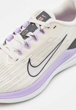 Nike Performance WMNS AIR WINFLO 9 - Neutral Running Shoes - Light Orewood Brown/white/off Noir/lilac/orange Trance -Nike Performance store 250192e94b764a8fb3fe42ebe31ce8d4