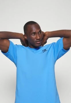 Nike Performance TEE SUSTAINABLE - Print T-shirt - University Blue 11 Nike Performance TEE SUSTAINABLE - Print T-shirt - University Blue -Nike Performance store 26b7c694d0aa47dfac3f0d8628796f40