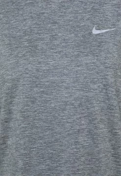 Nike Performance ELEMENT CREW - Long Sleeved Top - Smoke Grey/lightt Smoke Grey/heathre/silver -Nike Performance store 28101d73fc75452fb7ec00f946bce4cf