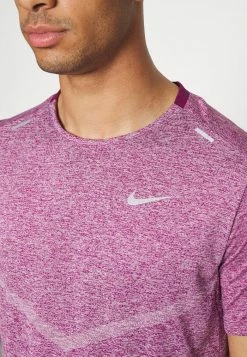 Nike Performance Sports T-shirt - Sangria -Nike Performance store 29a2936242ac4dcea2ebcff48e09b35c