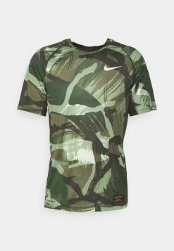 Nike Performance SLIM CAMO - Sports T-shirt - Velvet Brown/coconut Milk -Nike Performance store 2a9e6643cda84cd2879e224f7852e5d8