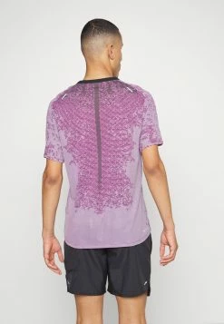 Nike Performance RUN - Sports T-shirt - Black/sangria/doll/reflective Silver -Nike Performance store 2b13830968d148828d58e4cfe3b705f0