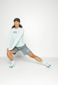 Alternative view of Nike Performance Sports T-shirt - Mint Foam/valerian Blue