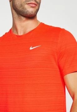 Nike Performance MILER - Sports T-shirt - Bright Crimson -Nike Performance store 30af255611c84ad38845ed0398c04ade
