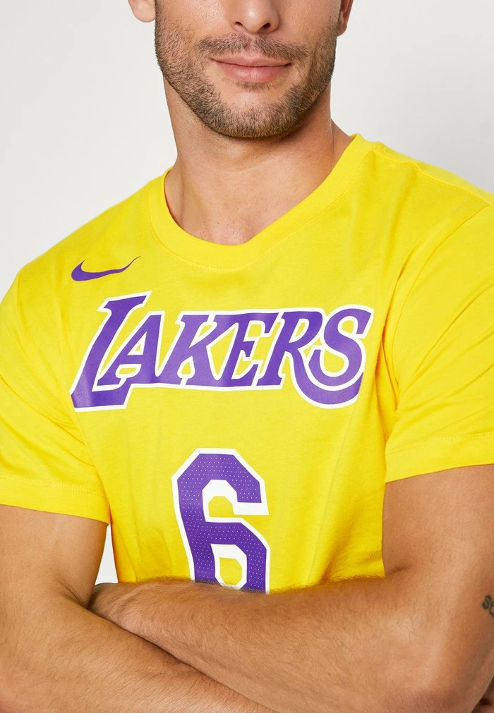 Nike Performance NBA LOS ANGELES LAKERS NAME AND NUMBER TEE - Club Wear - Amarillo 5 Nike Performance NBA LOS ANGELES LAKERS NAME AND NUMBER TEE - Club Wear - Amarillo - Image 5