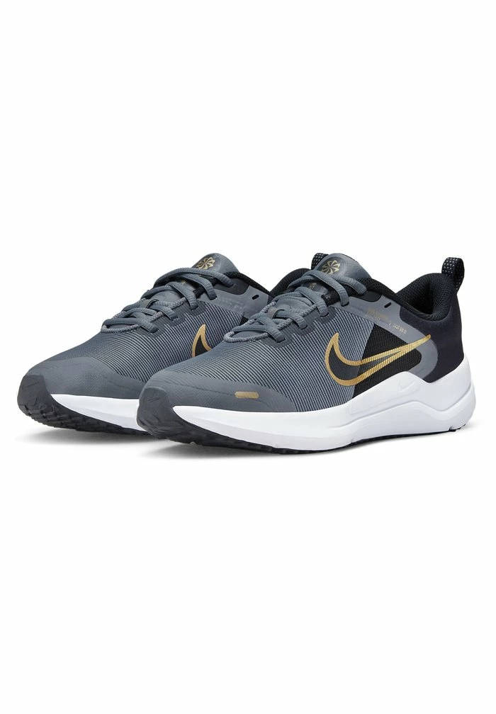 Nike Performance DOWNSHIFTER UNISEX - Neutral Running Shoes - Cool Grey/mtlc Gold-black-white 2 Nike Performance DOWNSHIFTER UNISEX - Neutral Running Shoes - Cool Grey/mtlc Gold-black-white - Image 2