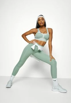 Nike Performance BRA - Medium Support Sports Bra - Grey Haze 9 Nike Performance BRA - Medium Support Sports Bra - Grey Haze -Nike Performance store 38bad62192d34720b3b7a448b273580e