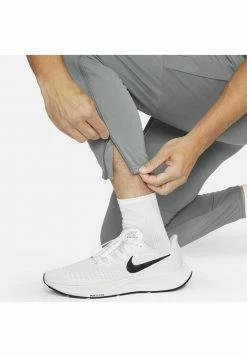 Nike Performance PANT - Tracksuit Bottoms - Smoke Grey -Nike Performance store 3a95906eec5543549ab4dd0ffe259276