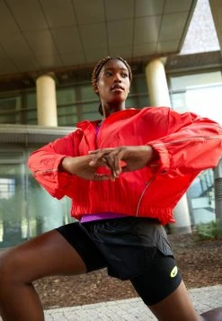 Nike Performance RUN - Running Jacket - Light Crimson/black