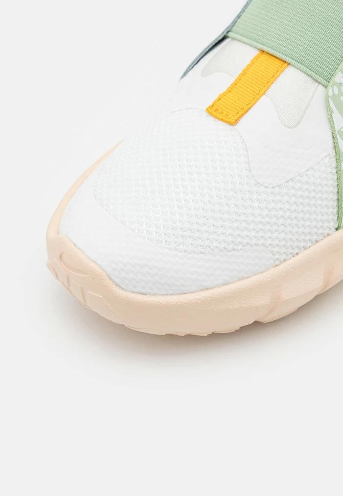 Nike Performance FLEX RUNNER 2 LIL UNISEX - Neutral Running Shoes - Summit White/light Thistle/honeydew/malachite 6 Nike Performance FLEX RUNNER 2 LIL UNISEX - Neutral Running Shoes - Summit White/light Thistle/honeydew/malachite - Image 6
