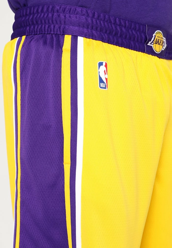 Nike Performance LA LAKERS NBA SWINGMAN SHORT - Sports Shorts - Amarillo/field Purple/white 6 Nike Performance LA LAKERS NBA SWINGMAN SHORT - Sports Shorts - Amarillo/field Purple/white - Image 6