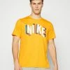 Nike Performance DRY TOP - Sports T-shirt - Magma Orange/university Gold