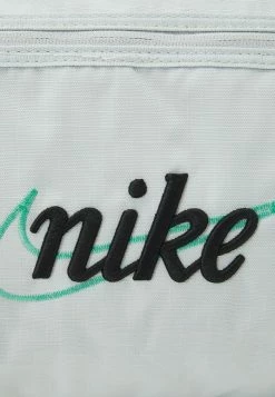 Nike Performance GYM CLUB RETRO - Sports Bag - Light Silver/black/light Menta -Nike Performance store 459f87f40e664ce8b4b3f5ae918c14db