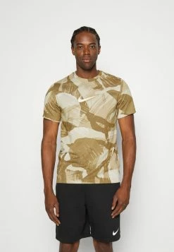 Nike Performance TEE CAMO - Print T-shirt - Hazel Rush