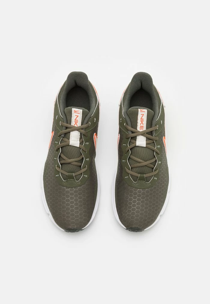 Nike Performance LEGEND ESSENTIAL 2 - Training Shoe - Green/orange 4 Nike Performance LEGEND ESSENTIAL 2 - Training Shoe - Green/orange - Image 4