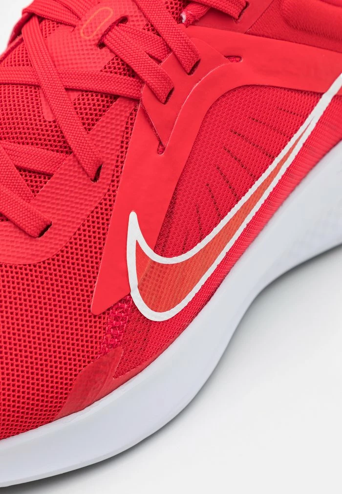 Nike Performance WMNS QUEST 5 - Neutral Running Shoes - University Red/white/bright Crimson/black 6 Nike Performance WMNS QUEST 5 - Neutral Running Shoes - University Red/white/bright Crimson/black - Image 6