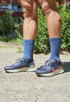 Nike Performance PEGASUS TRAIL 3 GTX - Trail Running Shoes - Obsidian/siren Red/matte Olive/citron Tint/sea Glass