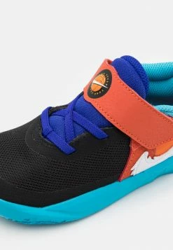 Nike Performance TEAM HUSTLE D 10 SE UNISEX - Basketball Shoes - Black/white/concord/university Gold -Nike Performance store 4c151b676a1b42e1b59e70ff608ccd17