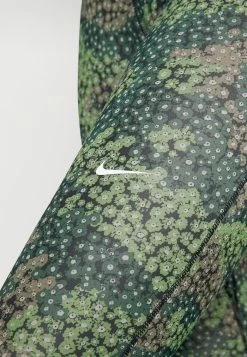 Nike Performance Leggings - Treeline/black/white -Nike Performance store 4c33439ef9e14b6c9fa4df533b8eef10