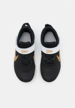 Nike Performance TEAM HUSTLE D 10 UNISEX - Basketball Shoes - Black/metallic Gold/white/photon Dust 9 Nike Performance TEAM HUSTLE D 10 UNISEX - Basketball Shoes - Black/metallic Gold/white/photon Dust -Nike Performance store 4ca0bdccd7c9425f94df0bb43c7ceb9e