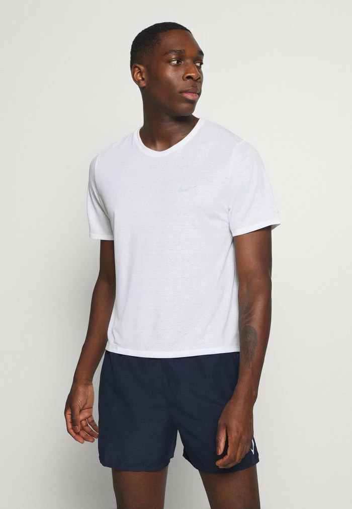 Nike Performance MILER - Sports T-shirt - White/silver 1 Nike Performance MILER - Sports T-shirt - White/silver
