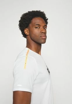 Nike Performance MILER - Fitness / Yoga - Summit White/(peach Cream) -Nike Performance store 53d026890e0d400e95992ebeccec9aaf