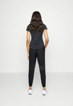 Nike Performance AIR PANT - Tracksuit Bottoms - Black/silver -Nike Performance store 54953c8bbf30441eb68417e5368f4ec9