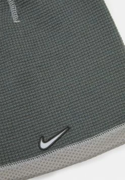 Nike Performance TRAIN BEANIE UNISEX - Beanie - Smoke Grey/medium Grey -Nike Performance store 5a2f91fc5efb4b12a2931aabe41b4dcd