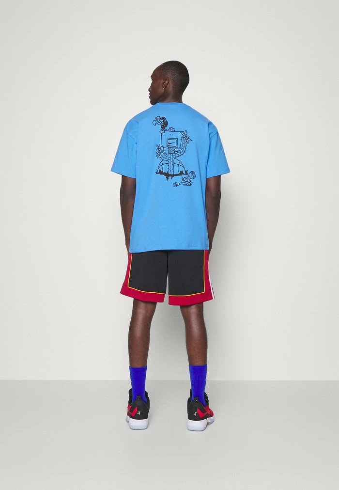 Nike Performance TEE SUSTAINABLE - Print T-shirt - University Blue 3 Nike Performance TEE SUSTAINABLE - Print T-shirt - University Blue - Image 3