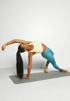 Alternative view of Nike Performance LUXE CROP TANK - Sports T-shirt - Pale Vanilla/coconut Milk