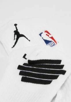 Nike Performance CREW NBA - Sports Socks - White/black -Nike Performance store 5e665220b0f34328bc16960fb902d32a