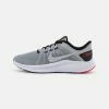 Nike Performance QUEST 4 - Neutral Running Shoes - Light Smoke Grey/black/siren Red/white