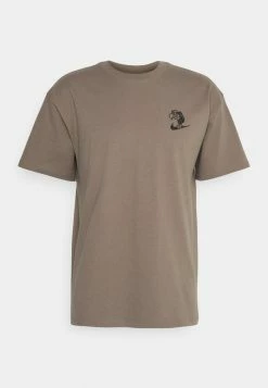 Nike Performance TEE SUSTAINABLE - Print T-shirt - Olive Grey -Nike Performance store 60fe8e64721a4c968caa352fd5544cb9