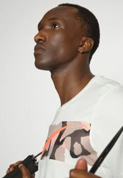 Nike Performance TOP - Sports T-shirt - Sail/bright Mango -Nike Performance store 6360a68e67ef4c839408b5be108f70fd