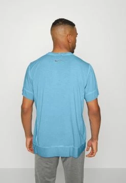 Nike Performance EARTH DAY - Sports T-shirt - University Blue/iron Grey -Nike Performance store 6398c114a0584d57a6fbe91c38842fa8