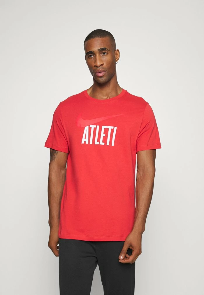 Nike Performance ATLÉTICO MADRID TEE - Club Wear - Red Clay 1 Nike Performance ATLÉTICO MADRID TEE - Club Wear - Red Clay